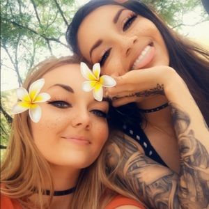 Meet your Posher, Caitlin